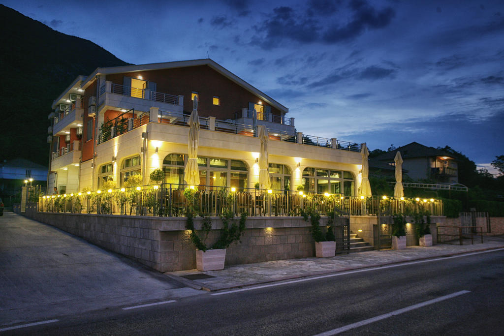 Hotel Ellena Herceg Novi Esterno foto